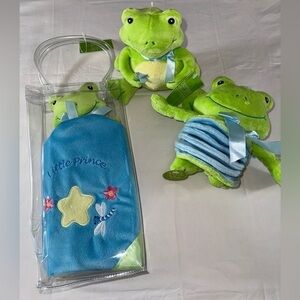 Burton + BURTON LITTLE PRINCE- HOPS & KISSES. Plush, musical & blanket